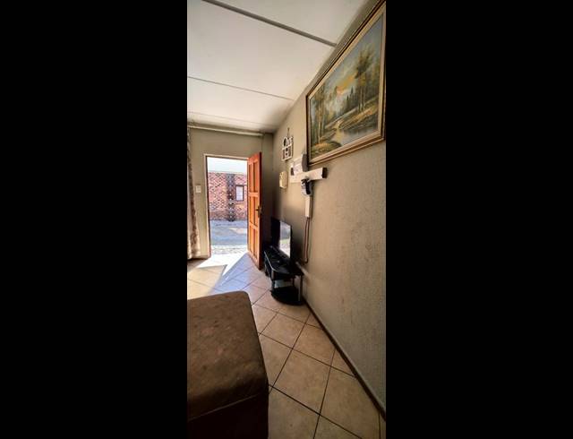2 BEDROOM APARTMENT FOR SALE IN OLIEVENHOUTBOSCH